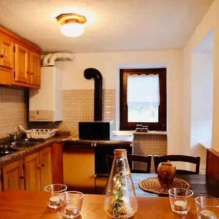 Maison Baradis - Grazioso E Tranquillo Trilocale Con Vista Montagne Appartamento Allein