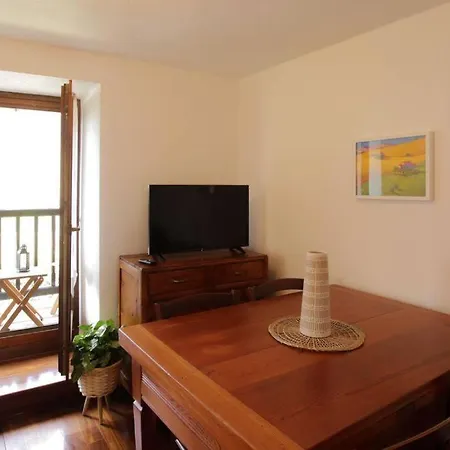 Apartman Maison Baradis - Grazioso E Tranquillo Trilocale Con Vista Montagne *