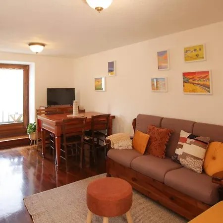 Appartamento Maison Baradis - Grazioso E Tranquillo Trilocale Con Vista Montagne